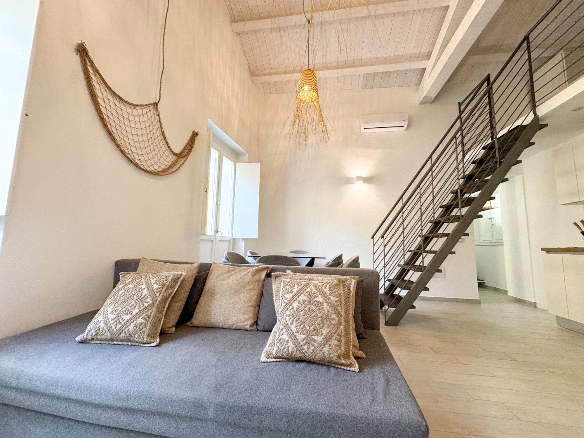 Sant Efisio Lofts Apartment *